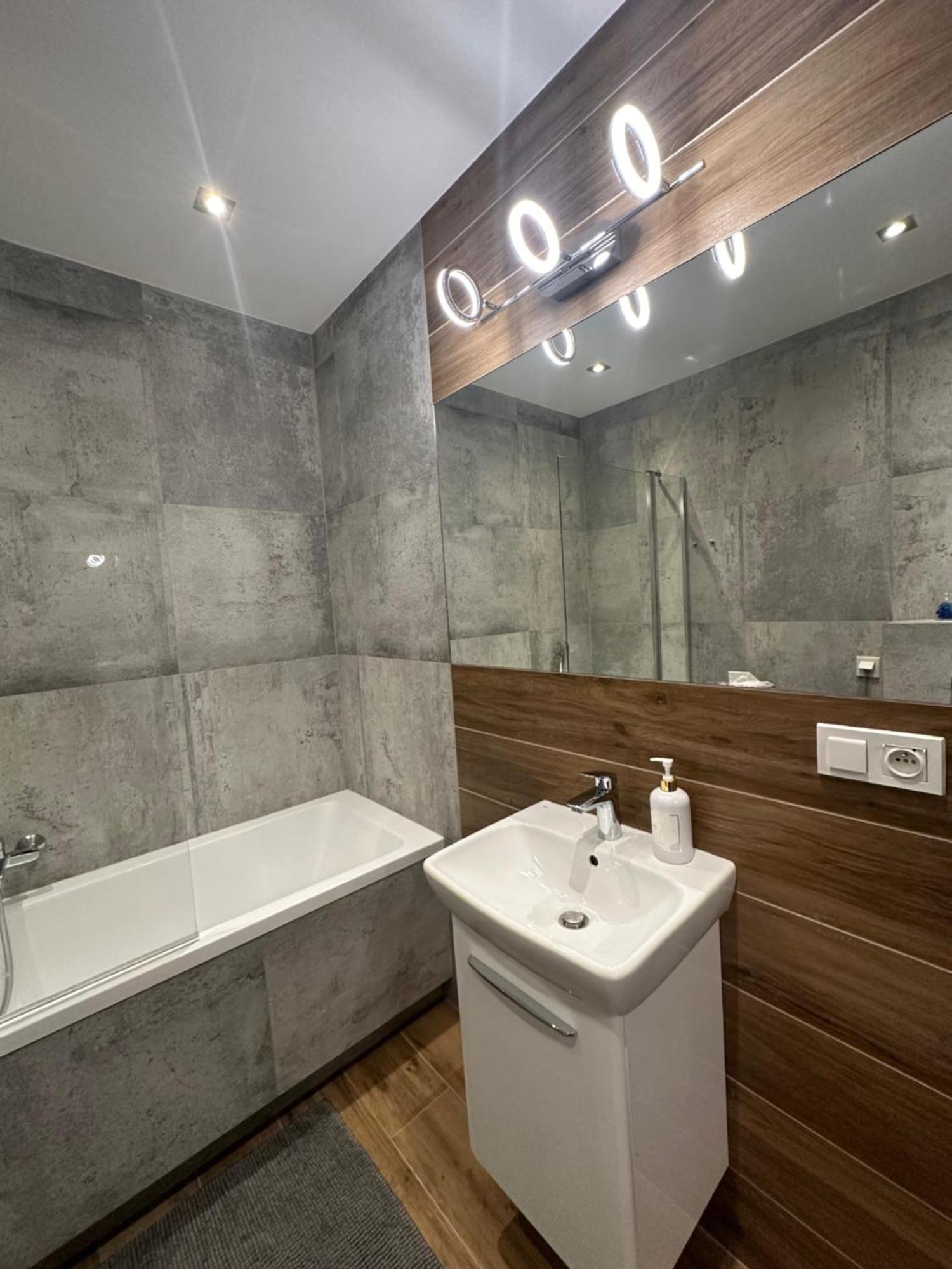 Modern Apartment Near To The Chopin'S Airport Cybernetyki 2A 华沙 外观 照片